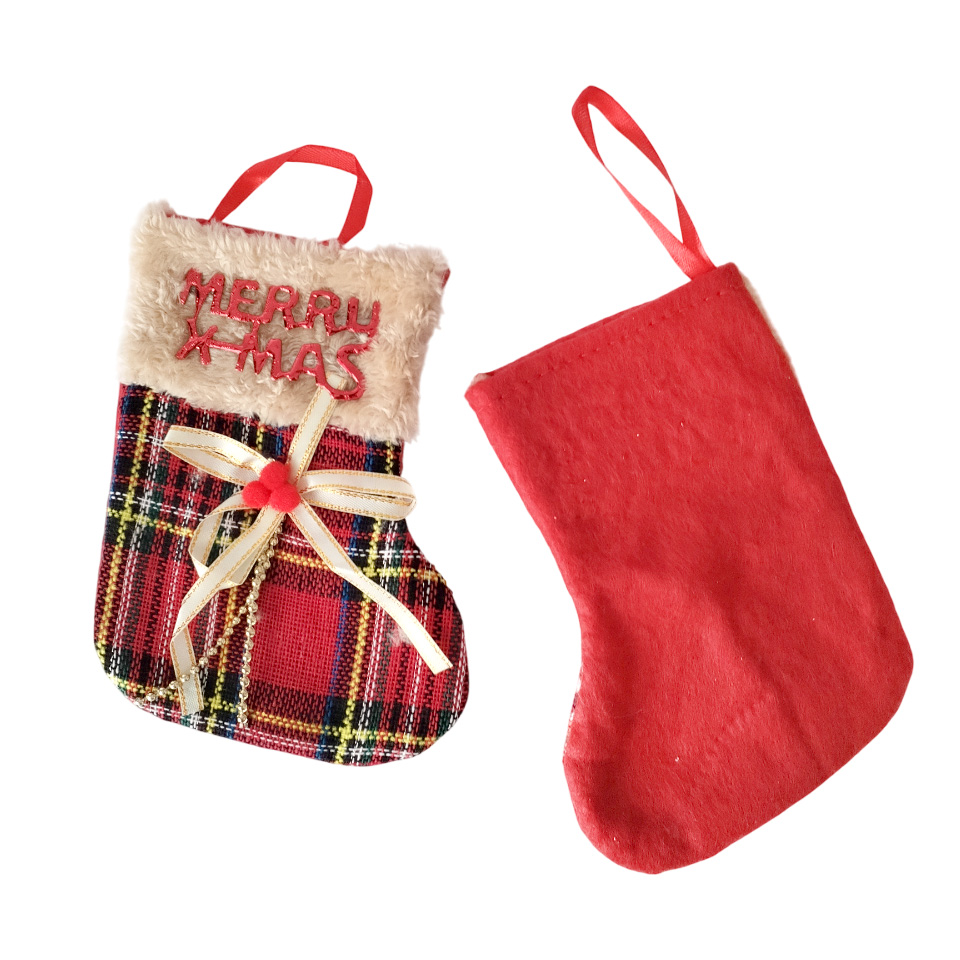 Декоративен коледен чорап за подаръци и украса Merry X-Mas, 17x12 см 4 Декоративен коледен чорап за подаръци и украса Merry X-Mas, 17x12 см - Image 4